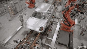 探秘MINI牛津工廠 一場(chǎng)與機(jī)器人68秒的“戀愛”